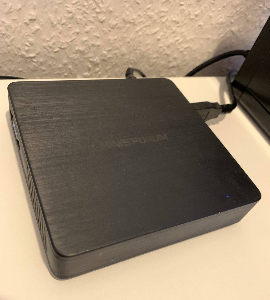 Mini PC used as home server managed with Linux and Puppet